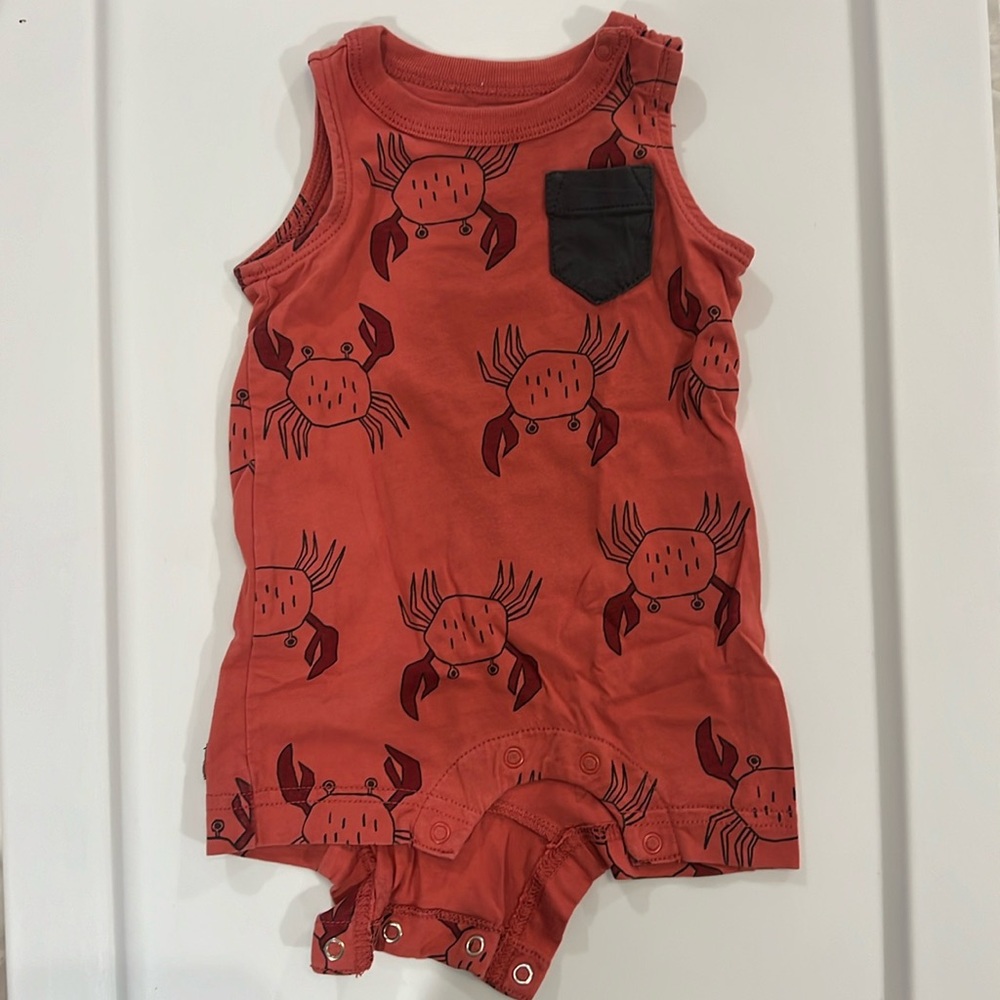 Tea crab romper size 0-3 months